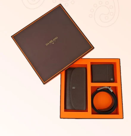 Actual Da Milano gift set with wallet, belt and accessories